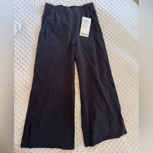 Lululemon Stretch Woven High-Rise Wide-Leg Cropped Pant - Picture 5 of 11